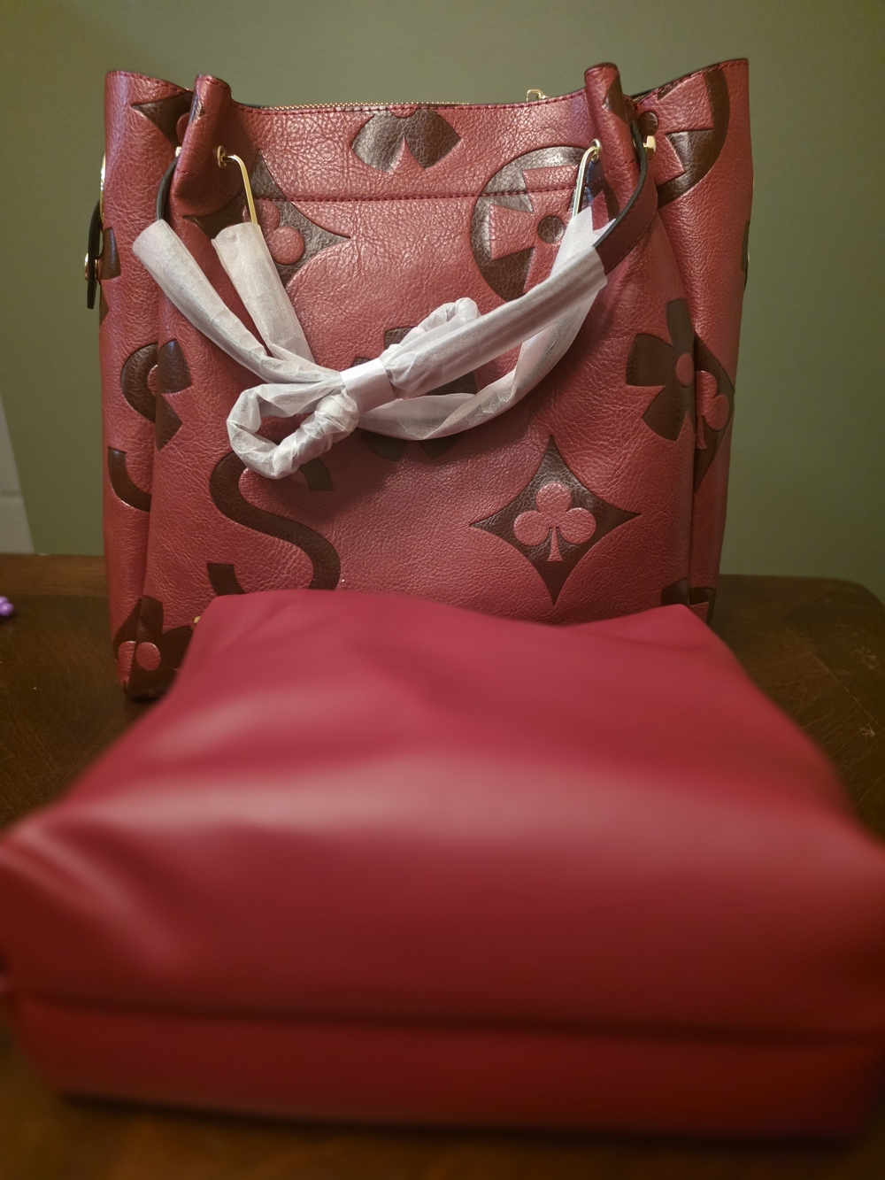 Designer-Pattern Red Tote Handbag with Matching Pouch - Picture 3 of 3